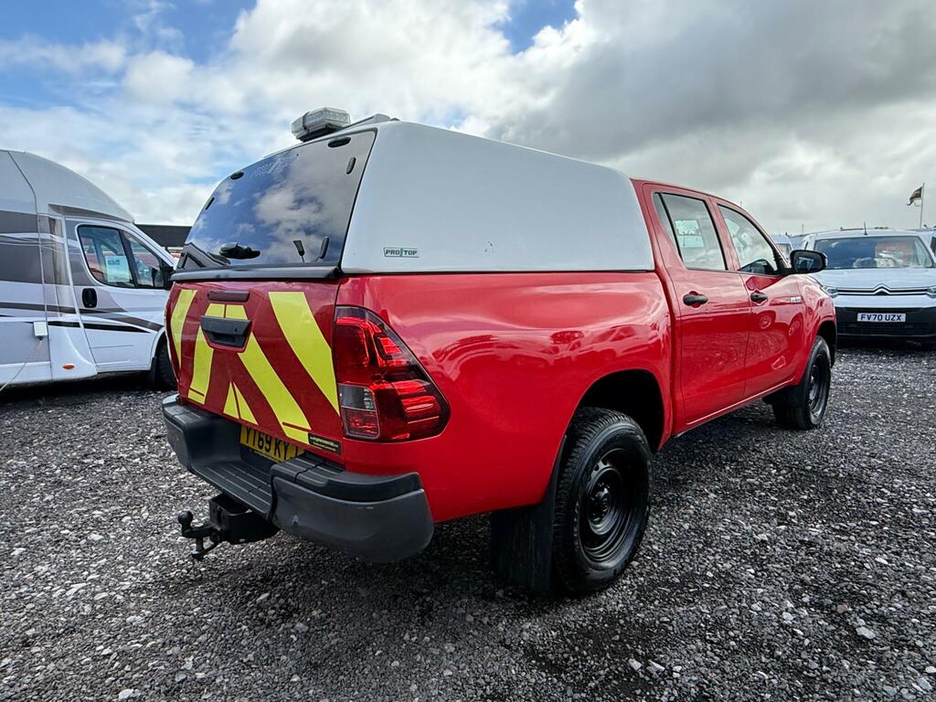 Toyota HILUX 2.4 D-4d Active 4Wd Euro 6 3.5T Red #6