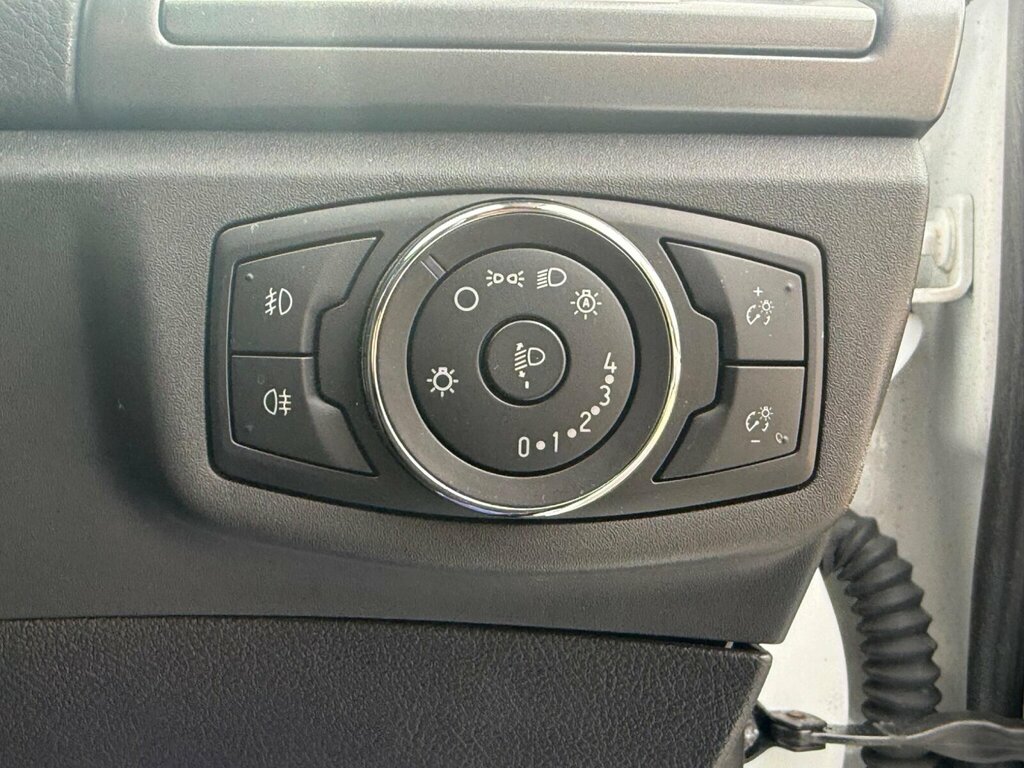 Ford Mondeo Hatchback Black #31