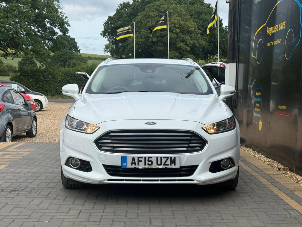 Ford Mondeo Hatchback Black #8
