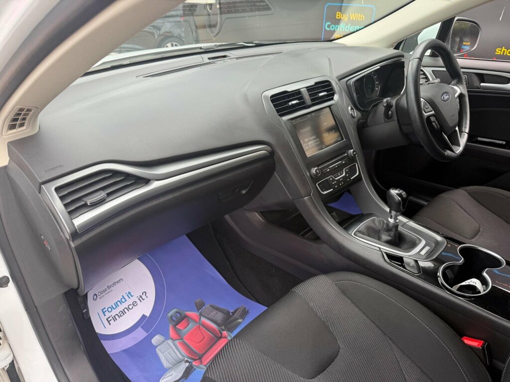 Ford Mondeo Hatchback Black #17
