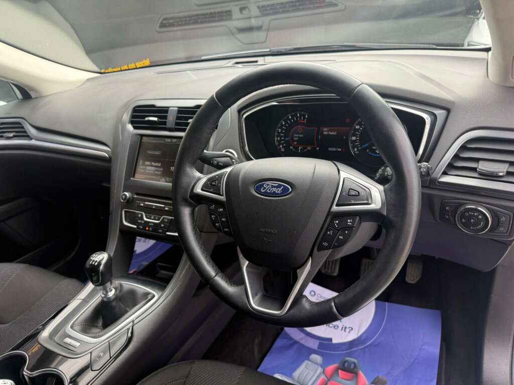 Ford Mondeo Hatchback Black #14
