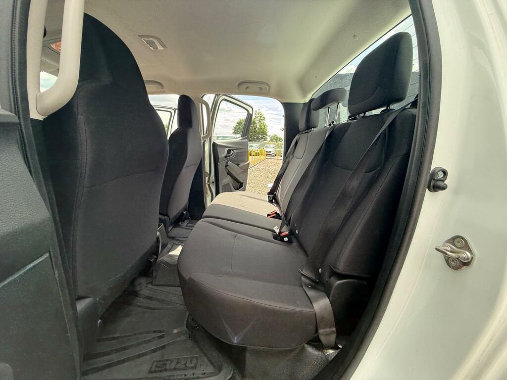 Isuzu D-Max Dl40 Red #16