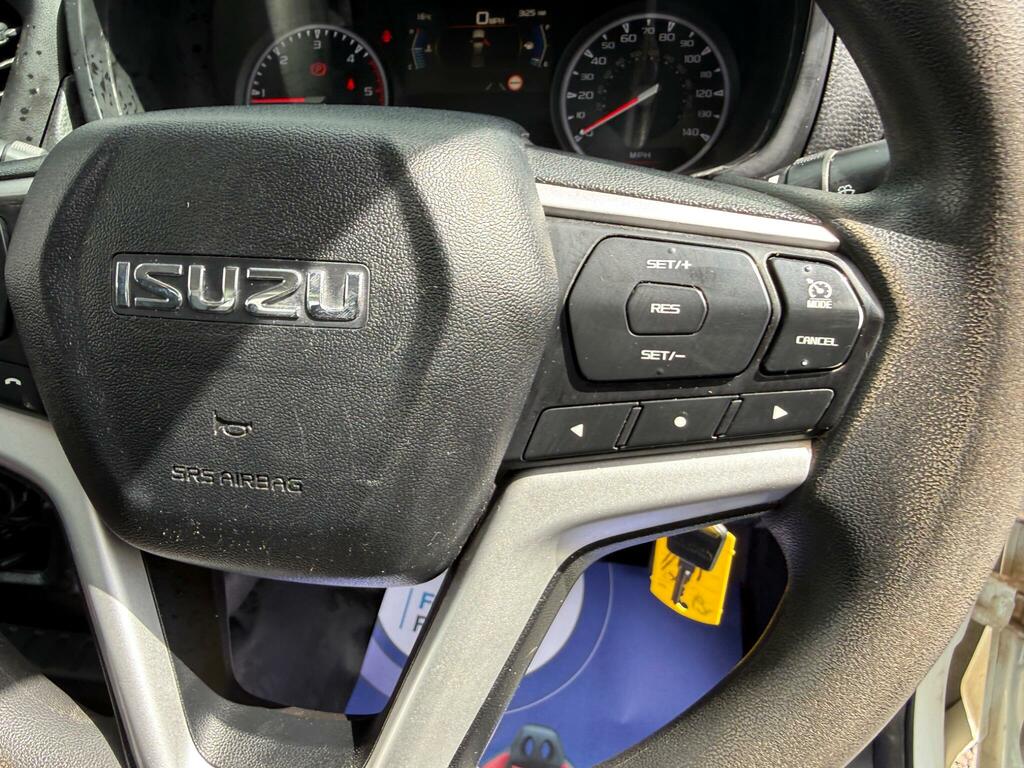 Isuzu D-Max Dl40 Red #24