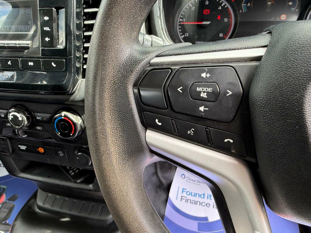 Isuzu D-Max Dl40 Red #23