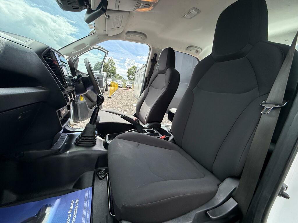 Isuzu D-Max Dl40 Red #17