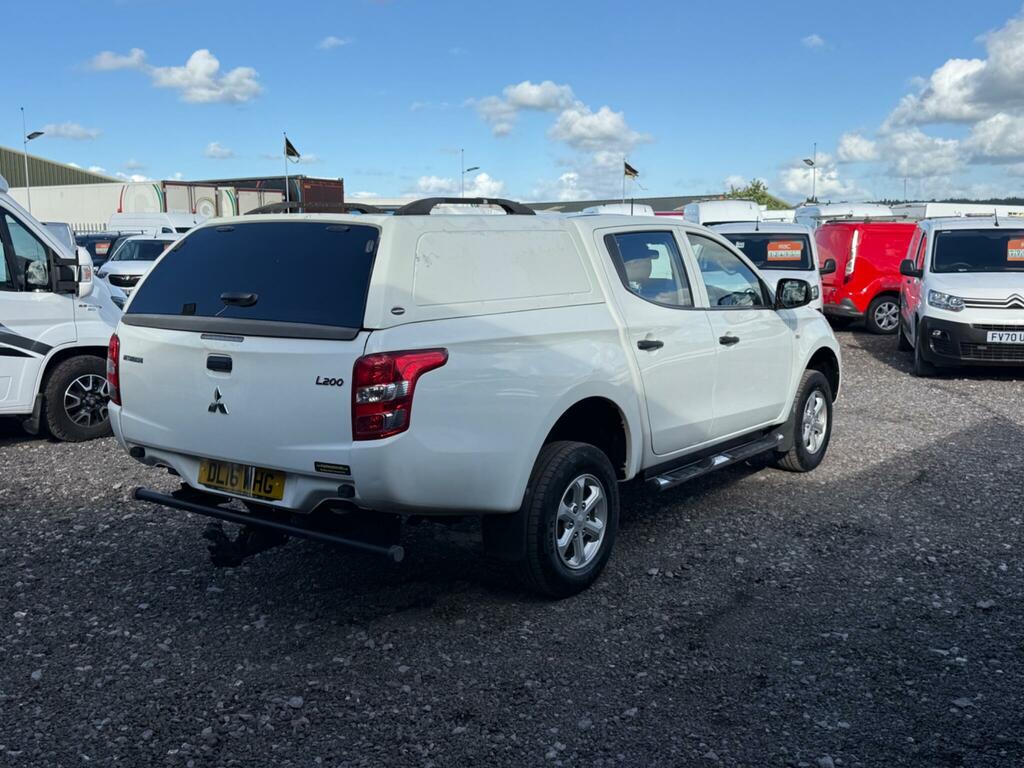 Mitsubishi L200 2.4 Di-d Dc 4Life 4Wd Euro 5 Ss White #6