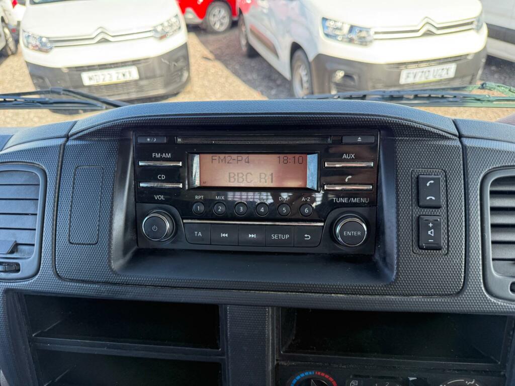 Nissan NT400 Cabstar 3.0 Dci 35.13 Tipper L1 White #14