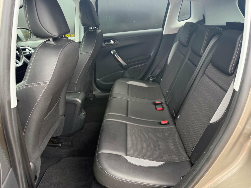 Peugeot 2008 White #18
