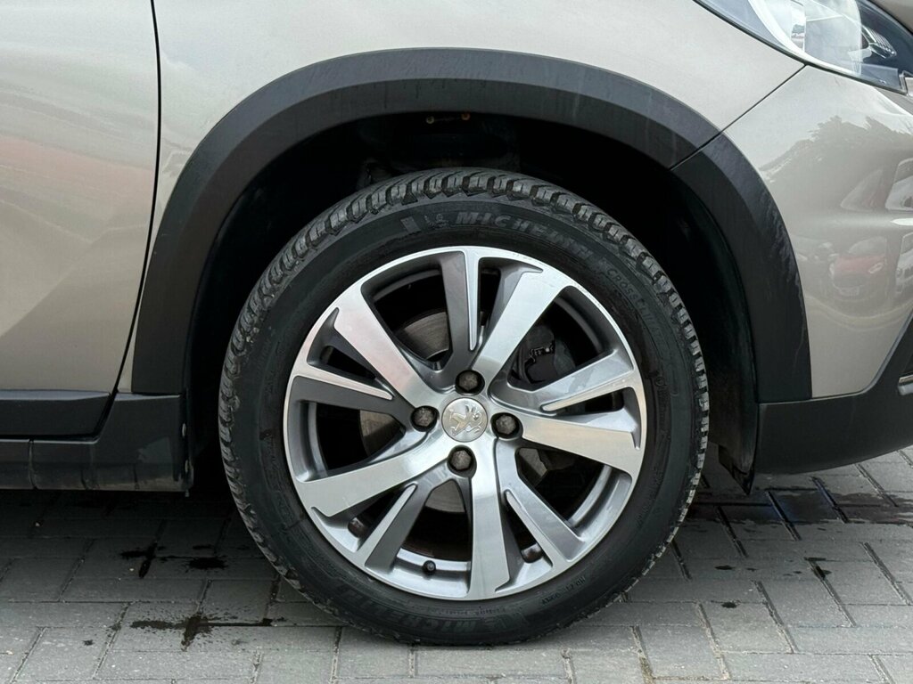 Peugeot 2008 White #10