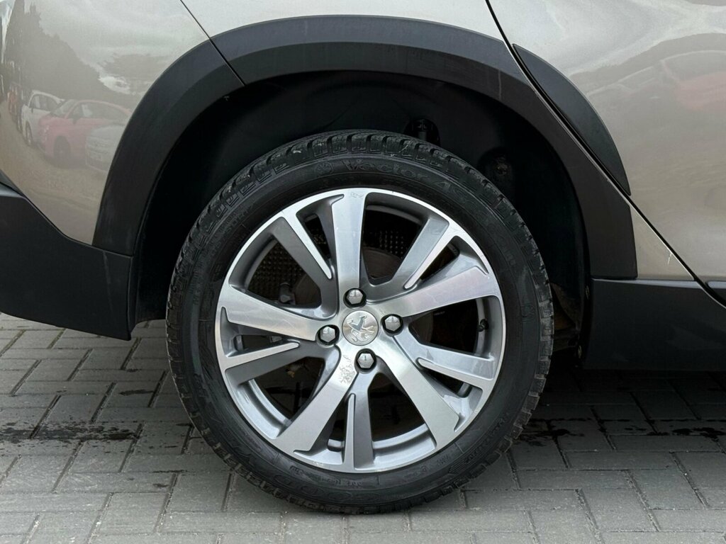 Peugeot 2008 White #9