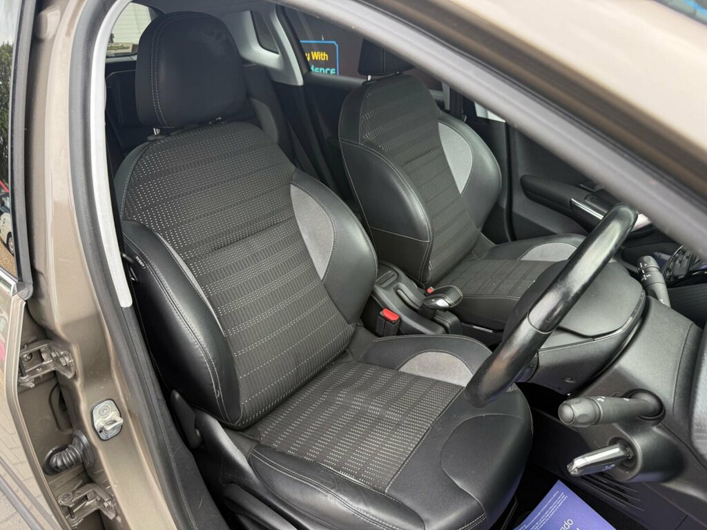 Peugeot 2008 White #14