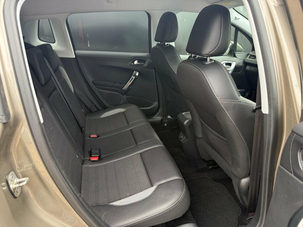 Peugeot 2008 White #15