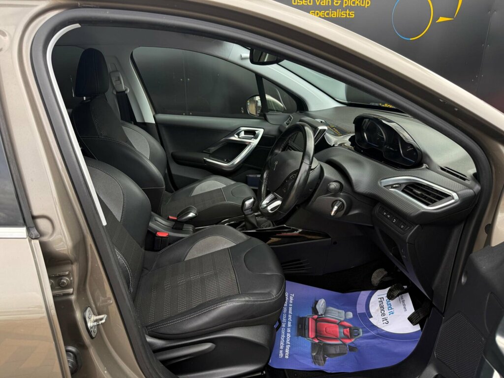 Peugeot 2008 White #13