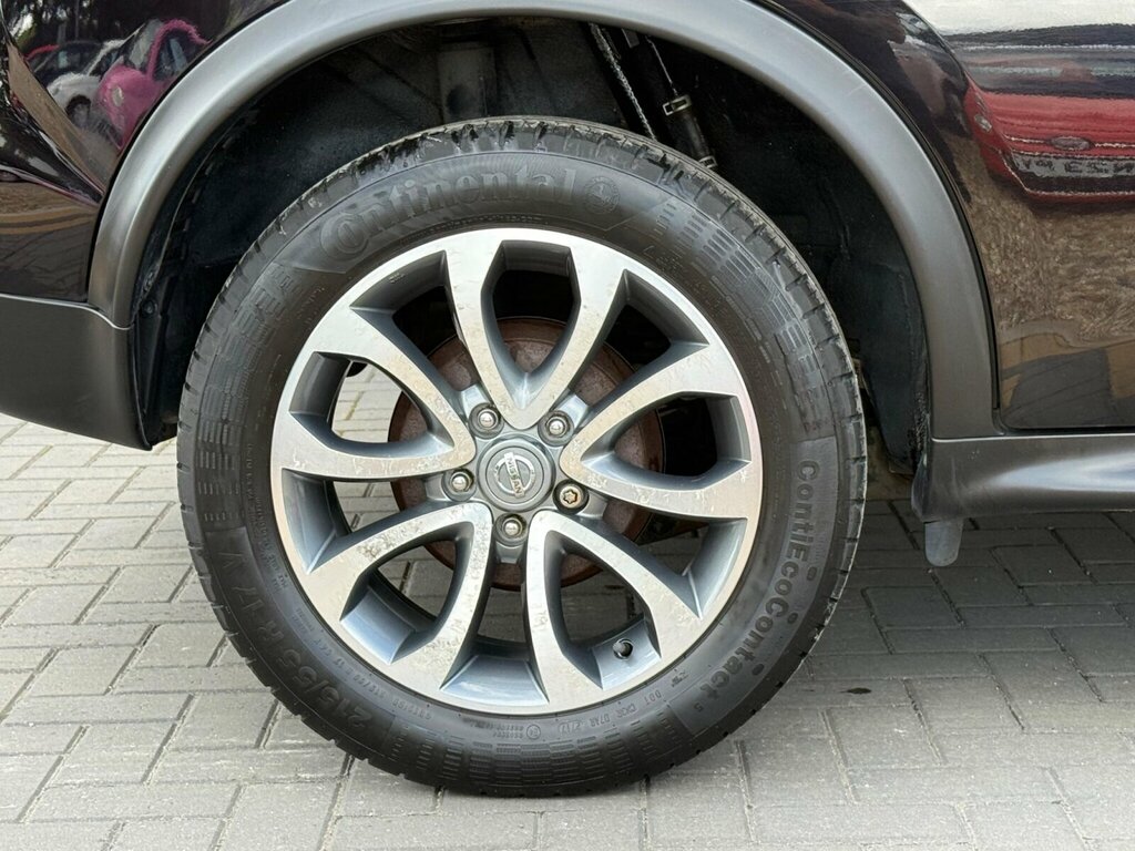 Nissan Juke Red #10