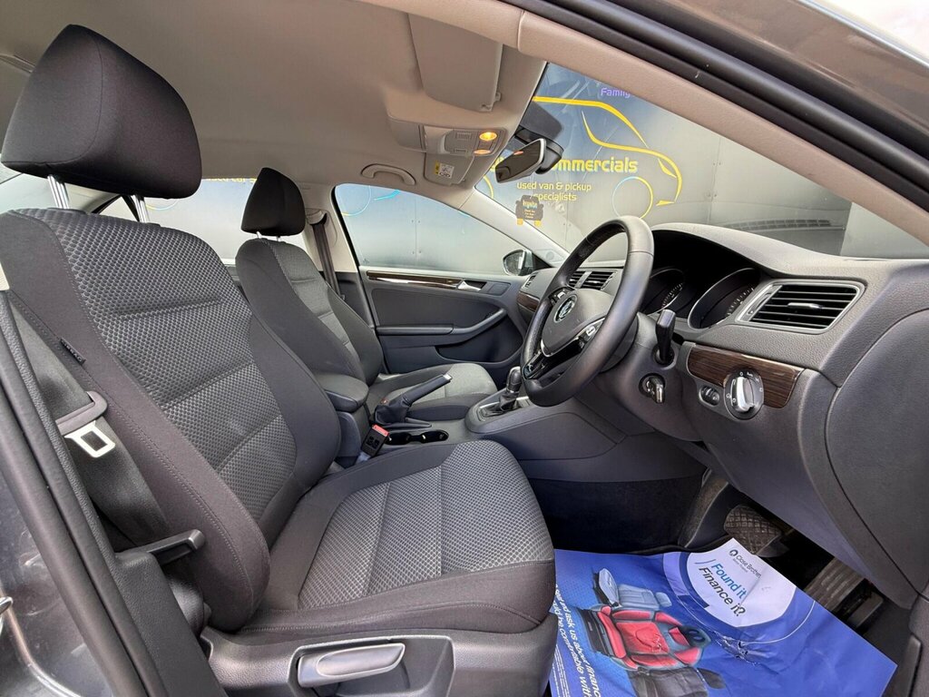 Volkswagen Jetta 2.0 Se Tdi Bluemotion Technology Dsg 109 Bhp Black #13