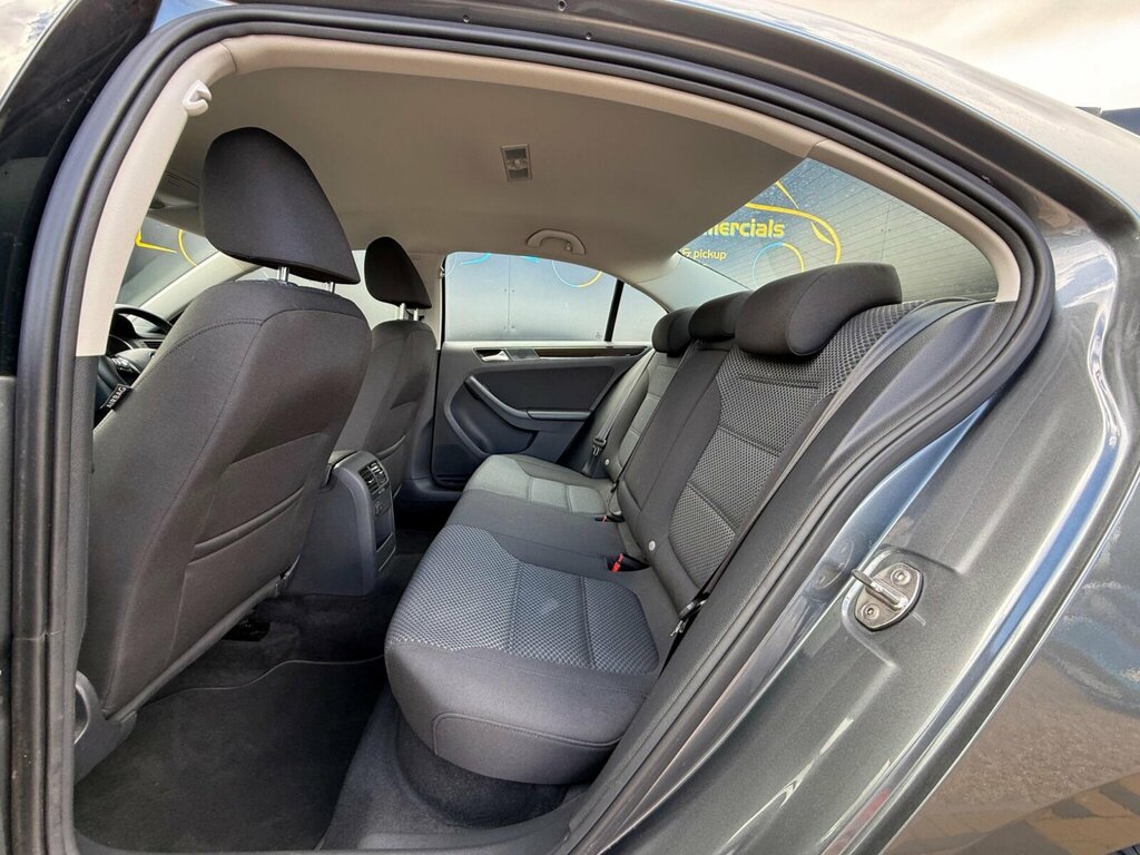 Volkswagen Jetta 2.0 Se Tdi Bluemotion Technology Dsg 109 Bhp Black #20