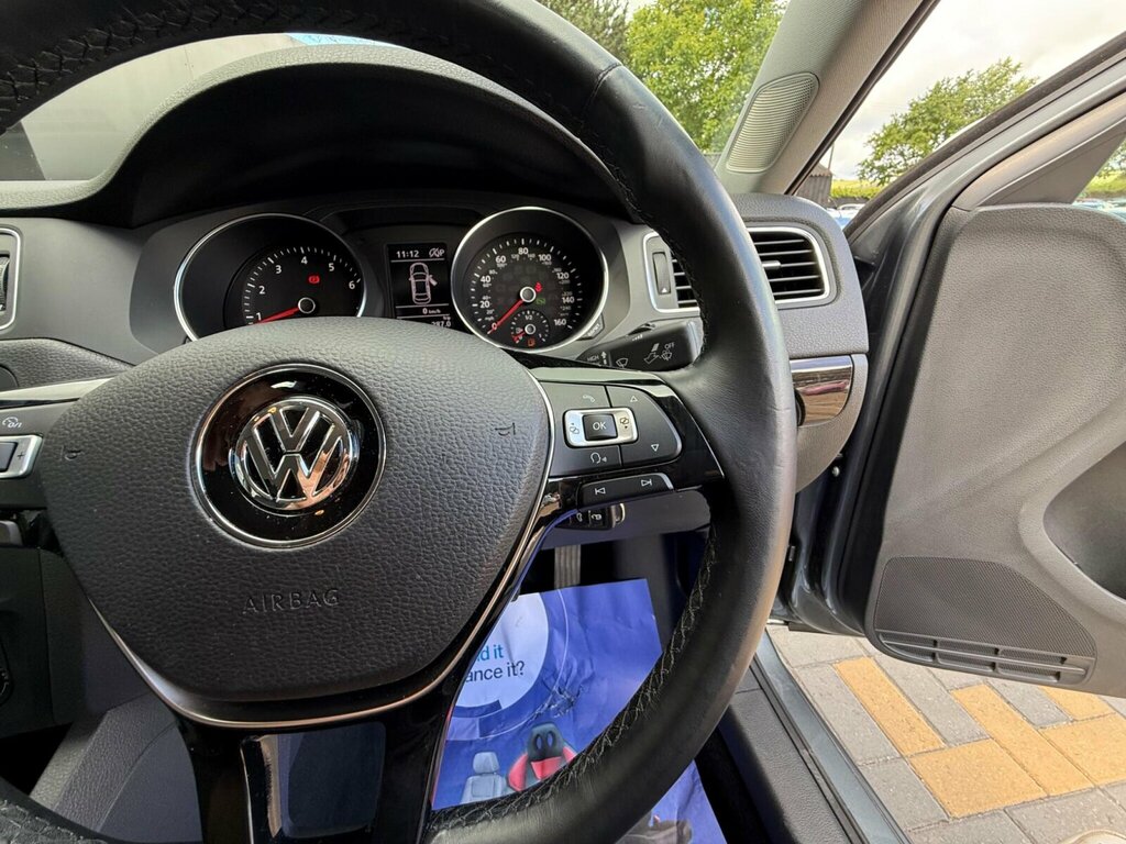 Volkswagen Jetta 2.0 Se Tdi Bluemotion Technology Dsg 109 Bhp Black #24