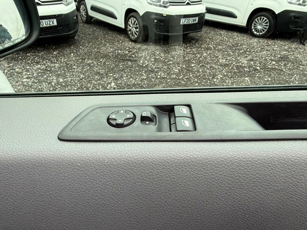 Vauxhall Vivaro 1.6 Combi Cdti 9 Silver #30