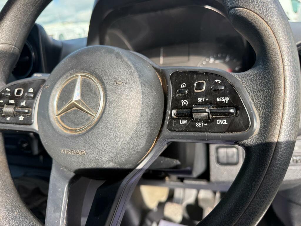 Mercedes-Benz Sprinter 2L Progressive White #22