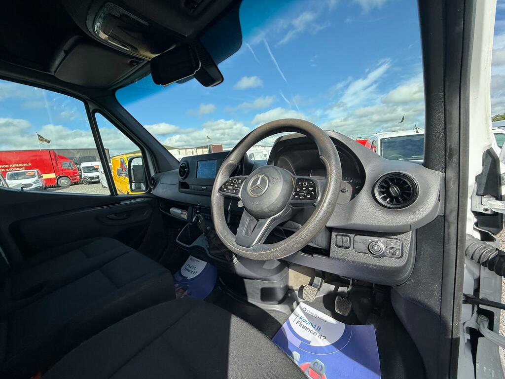 Mercedes-Benz Sprinter 2L Progressive White #10