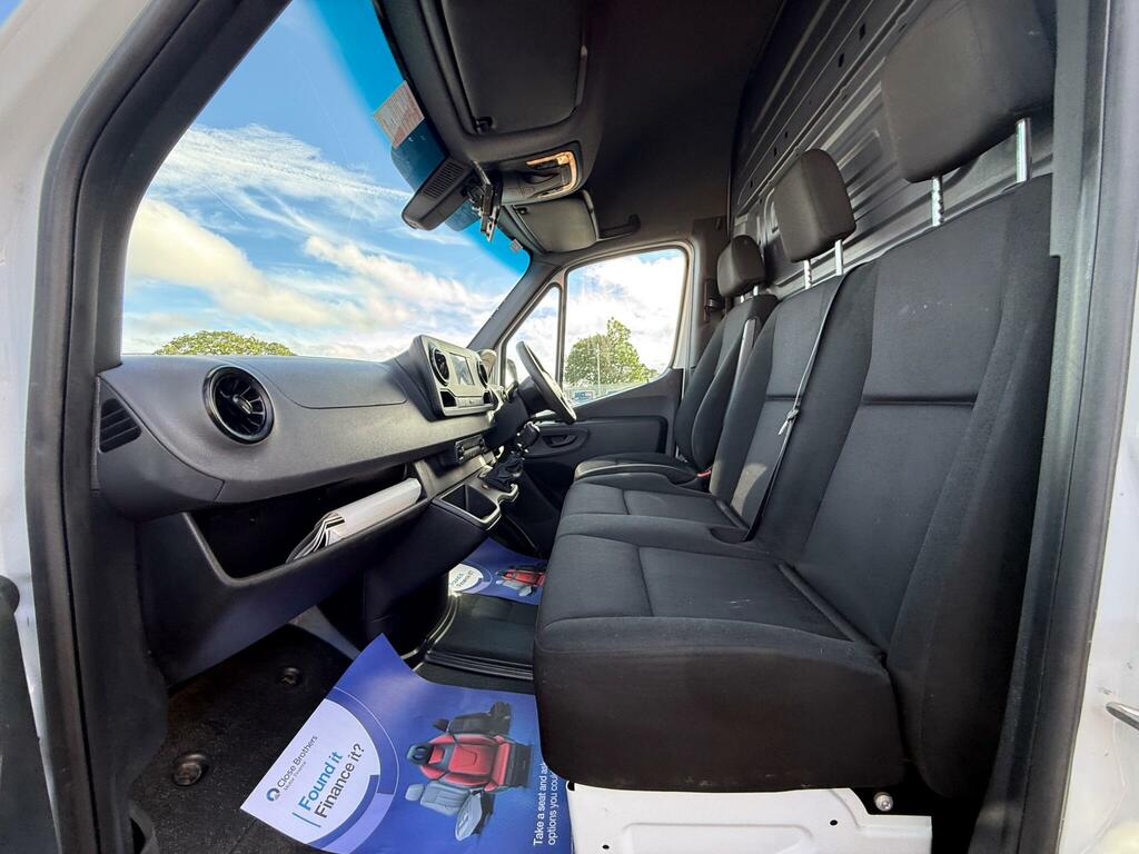 Mercedes-Benz Sprinter 2L Progressive White #16