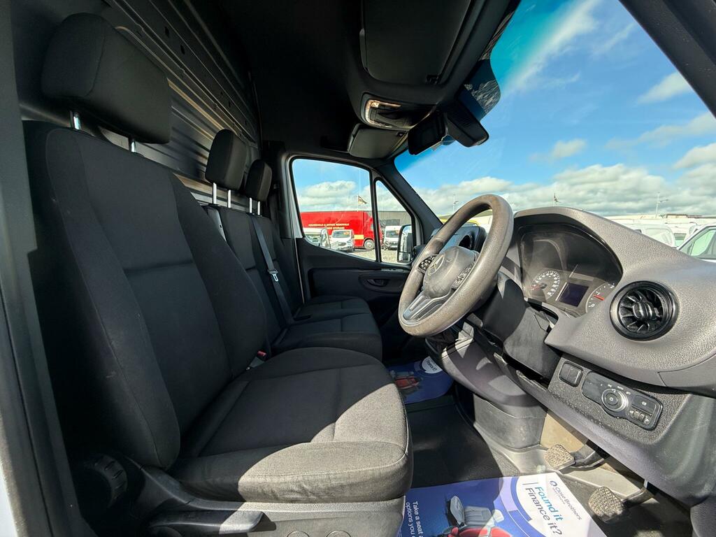 Mercedes-Benz Sprinter 2L Progressive White #11