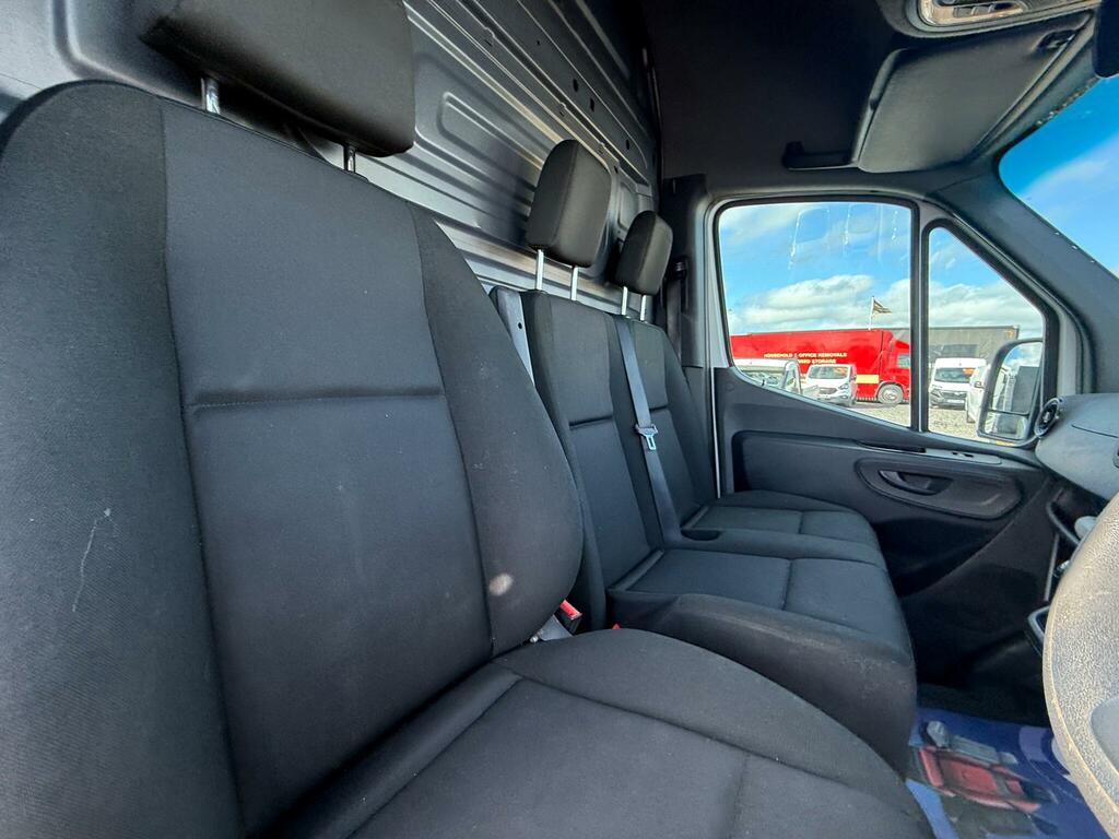 Mercedes-Benz Sprinter 2L Progressive White #13