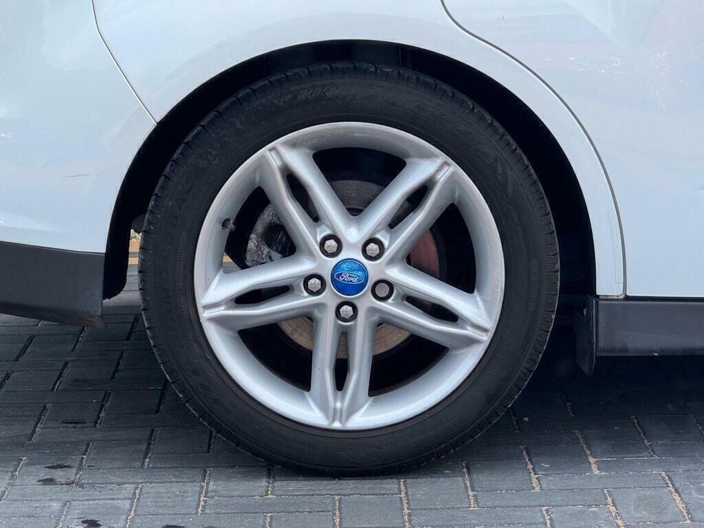 Ford C-Max 2017 1.5 Tdci Titanium Mpv Euro Red #9