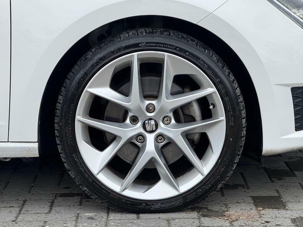 Seat Leon 1.6 Tdi Se Dynamic Technology Sport Tourer Euro 6 Silver #9