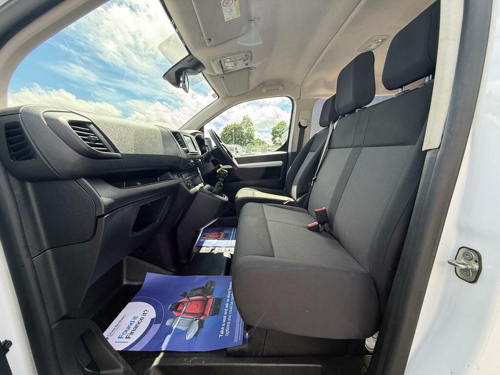 Peugeot Expert Professional Premium White #16