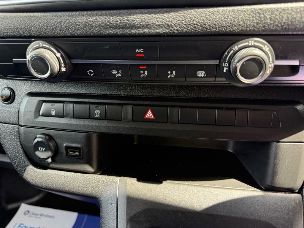 Peugeot Expert Professional Premium White #26