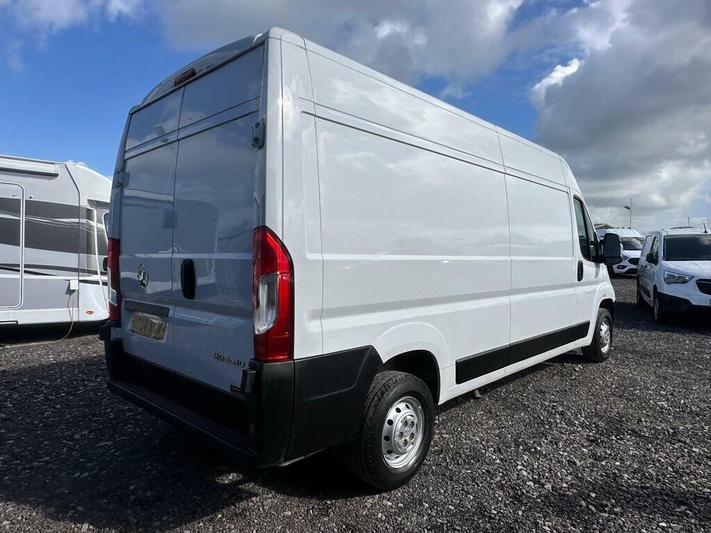 Vauxhall Movano Mpv White #7