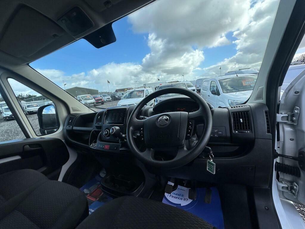 Vauxhall Movano Mpv White #11