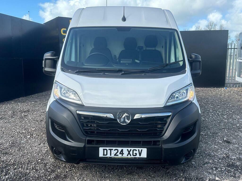 Vauxhall Movano Mpv White #10