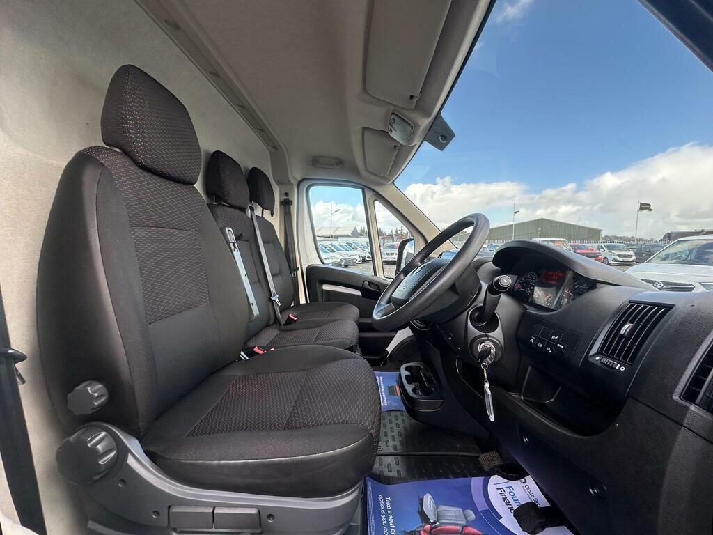 Vauxhall Movano Mpv White #12