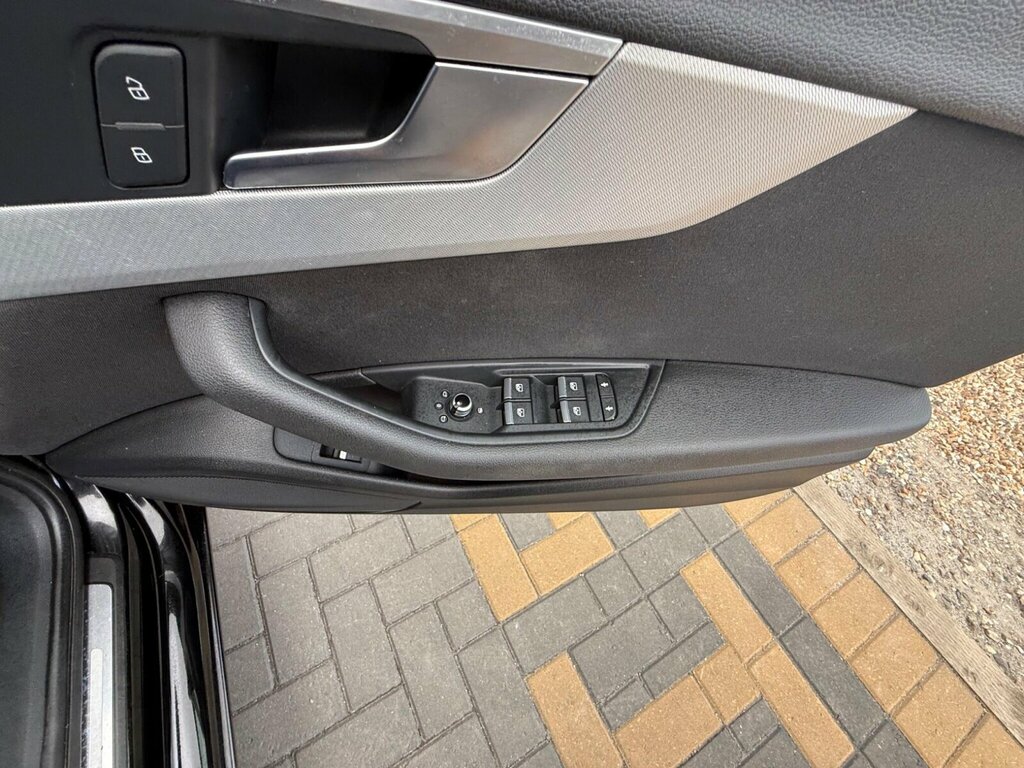 Audi A4 2.0 Tdi S Line 188 Bhp White #25