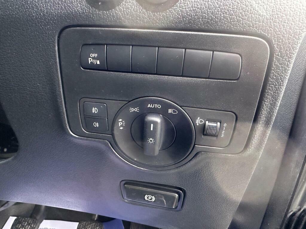 Mercedes-Benz Vito Mpv Blue #25