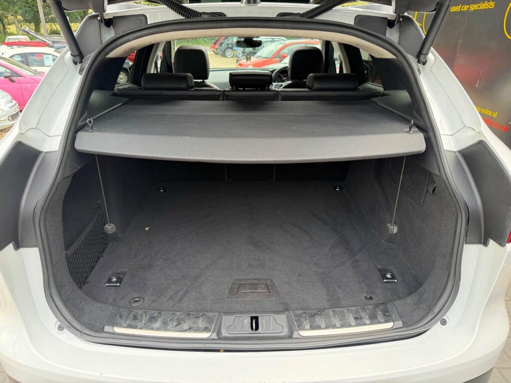 Jaguar F-Pace V6 Sport Awd White #22