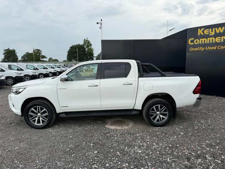 Toyota HILUX 2.4 D-4d Invincible 4Wd Euro 6 Ss Tss White #3