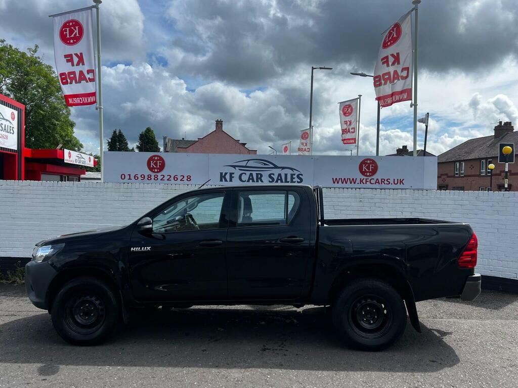 Toyota HILUX Pickup 2.4 D-4d Active 4Wd Euro 6 3.5T 2017 FL67ULZ Black #5