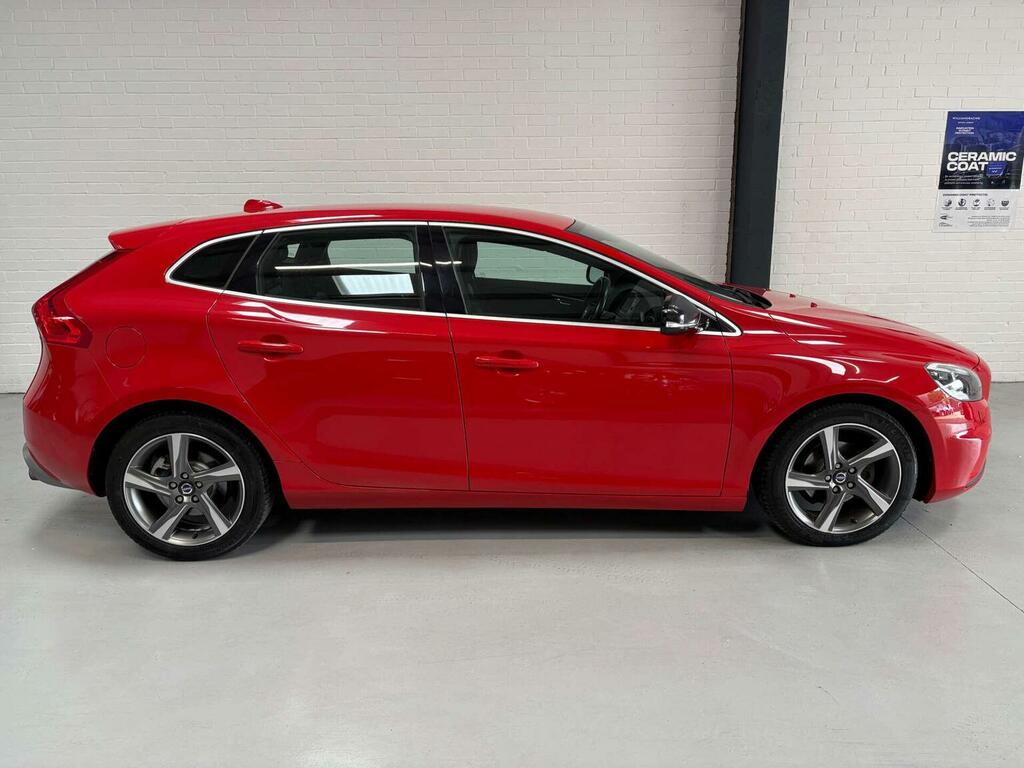 Volvo V40 Hatchback 1.6 D2 R-design Euro 5 Ss 20156 Red #3