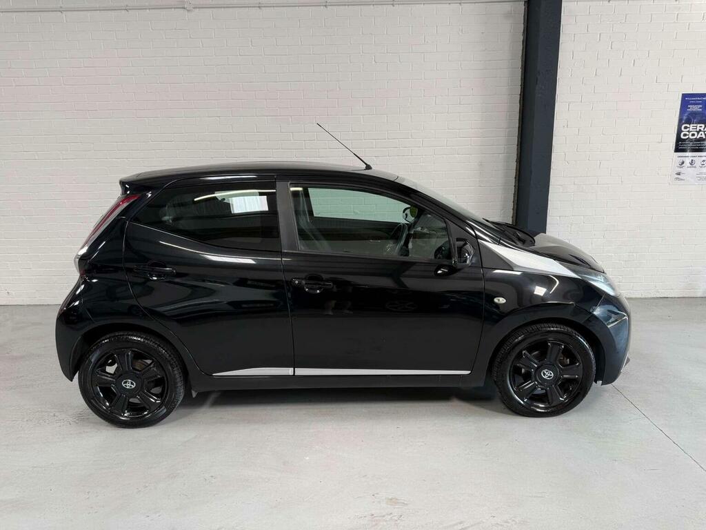 Toyota Aygo 1.0 Vvt-i X-clusiv X-shift Euro 5 Euro 5 Black #4