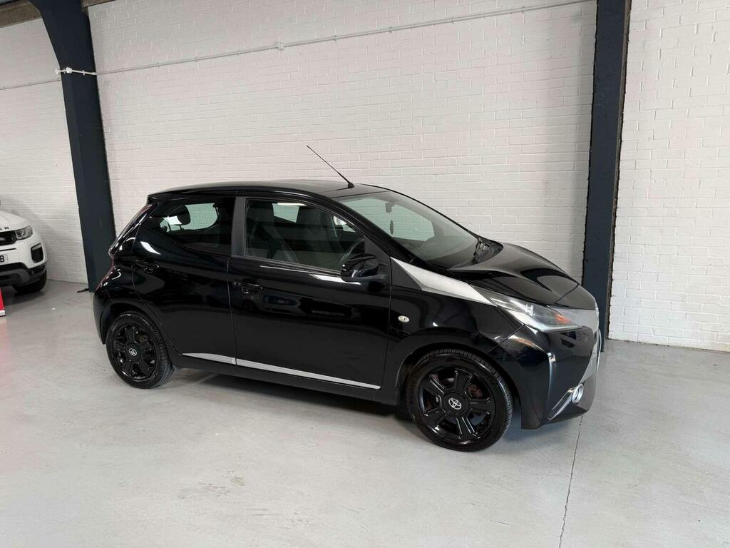 Toyota Aygo 1.0 Vvt-i X-clusiv X-shift Euro 5 Euro 5 Black #3