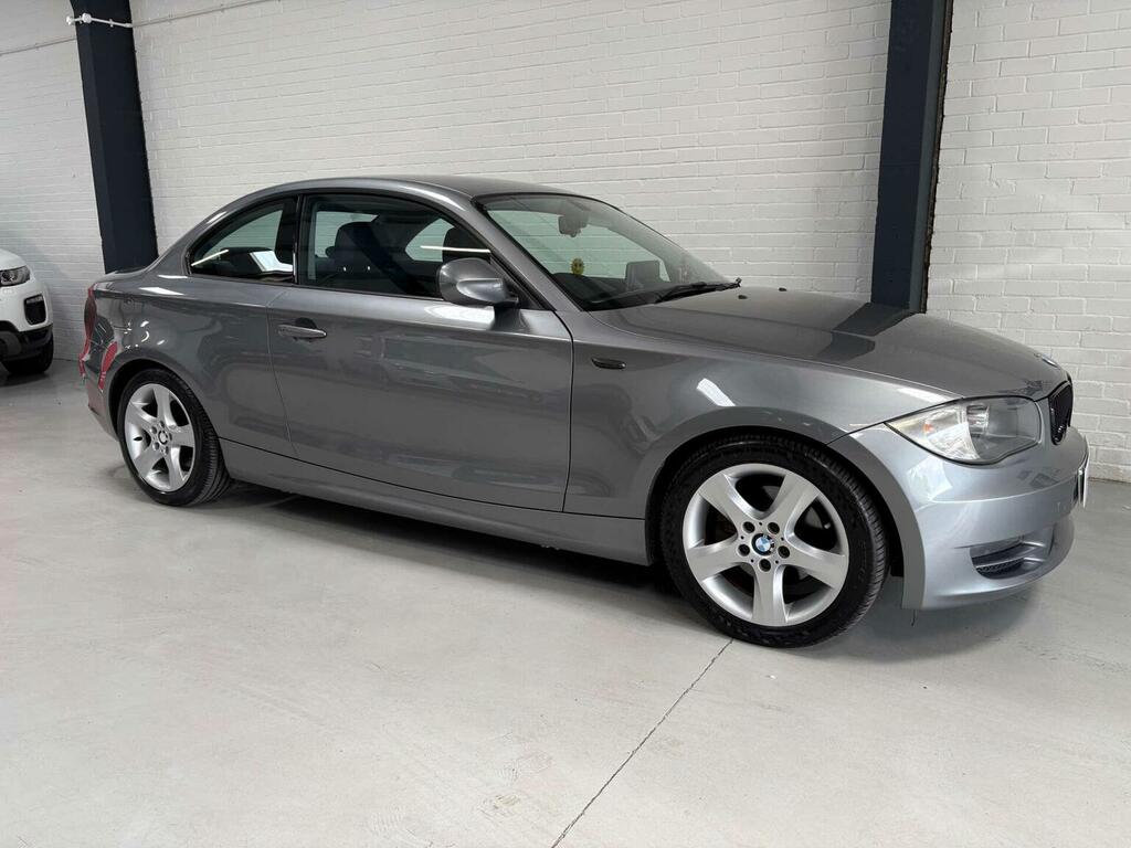 BMW 1 Series 116I Sport Black #2
