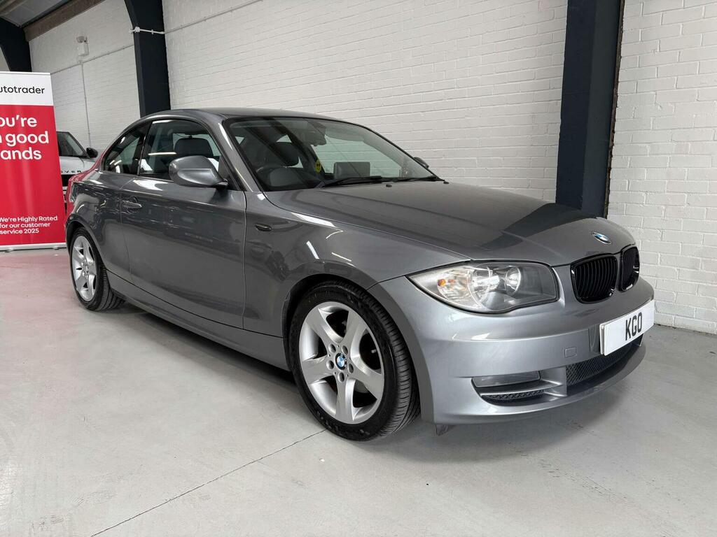 BMW 1 Series 116I Sport Black #1