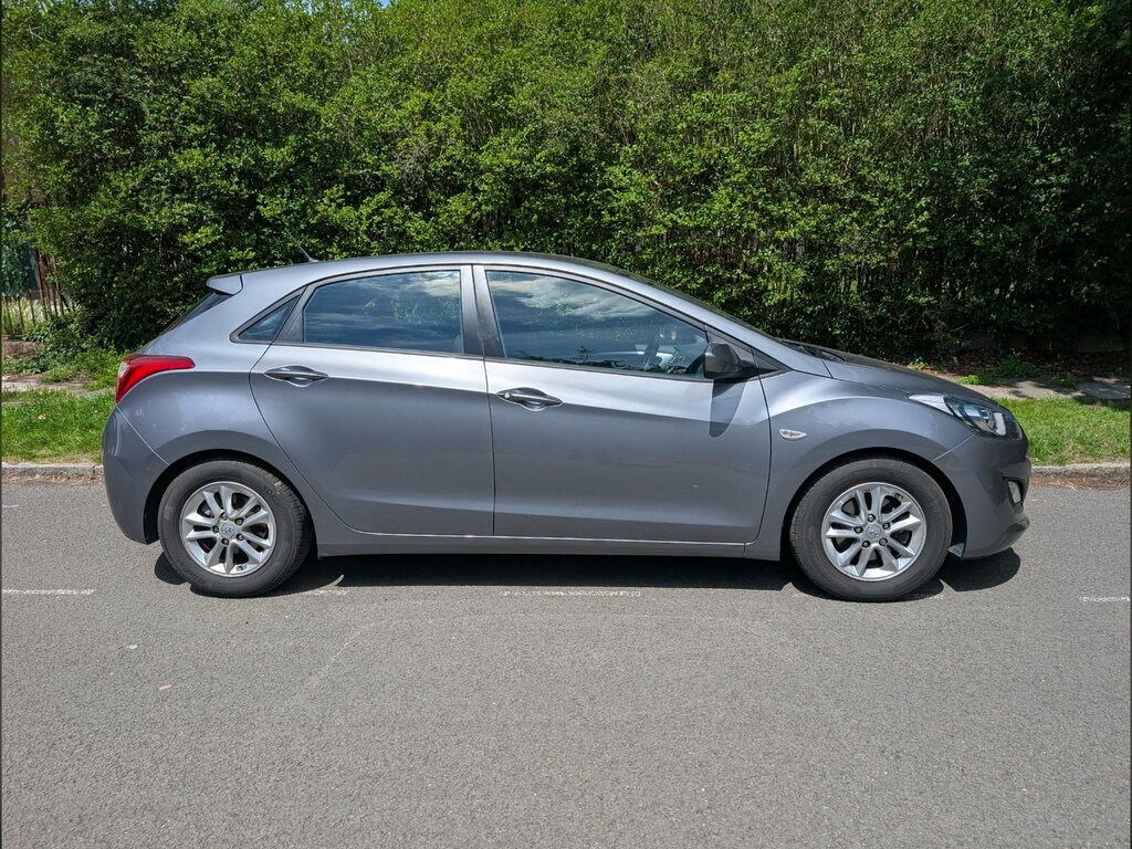 Hyundai I30 Hatchback 1.6 Crdi Blue Drive Active Euro 5 Ss White #8
