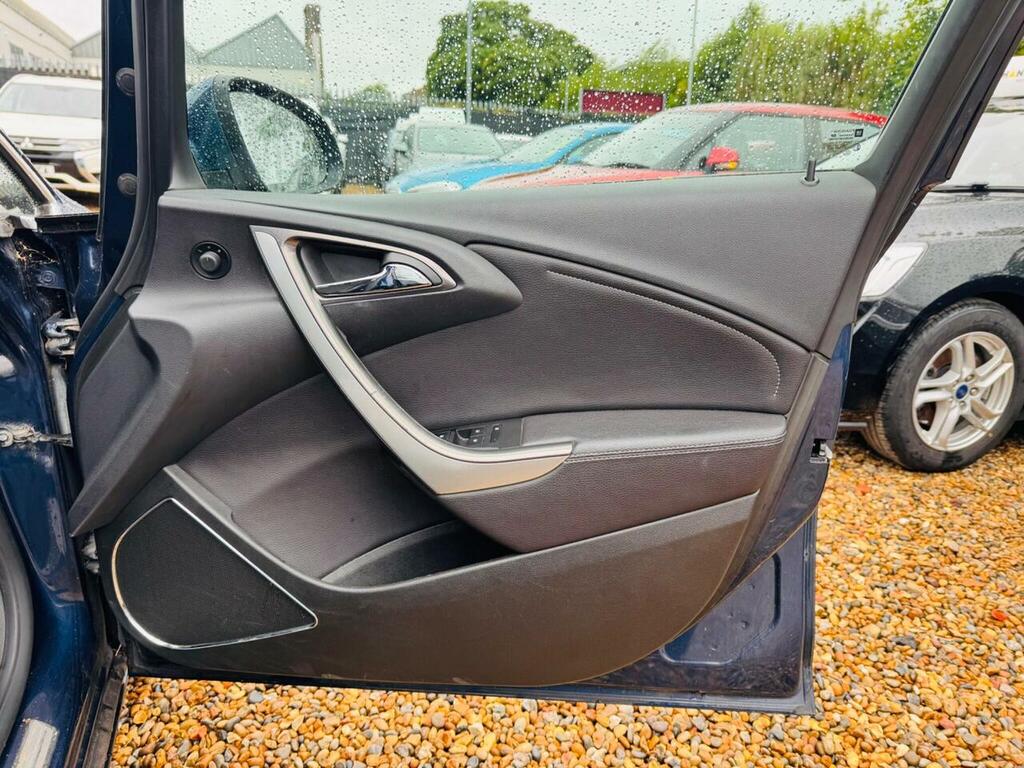 Vauxhall Astra Exite Black #17
