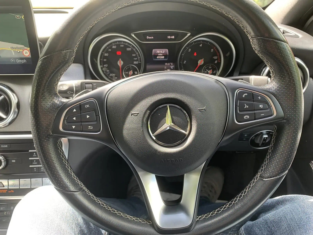 Mercedes-Benz GLA Class FH67MWK #6