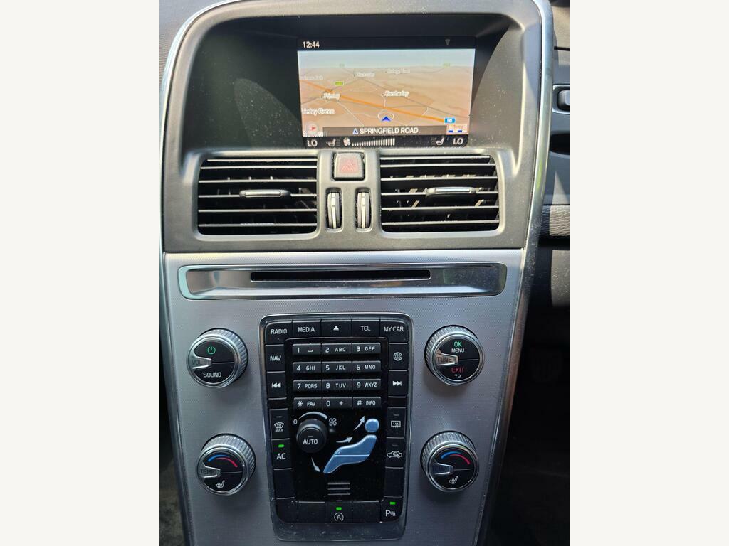 Volvo XC60 D4 190 R Design Nav Grey #51