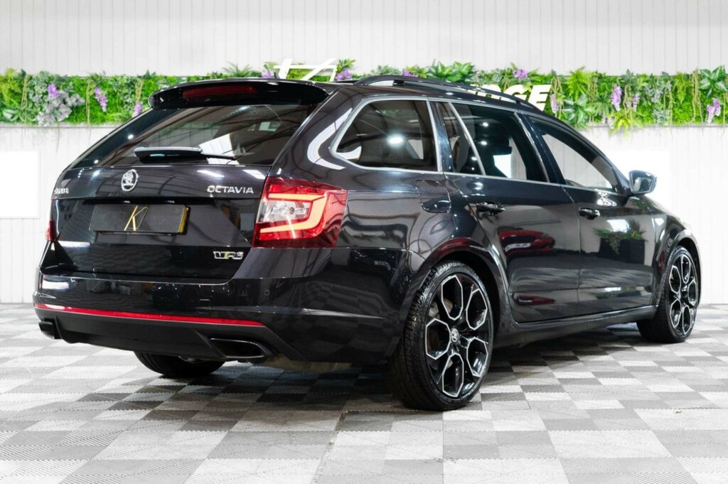 Skoda Octavia Vrs Challenge Estate Dsg Euro 6 Ss  #4